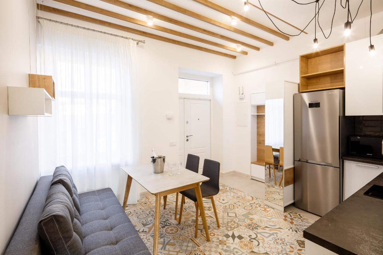 Palace View Apartments - 24 Kopernyka Str. Lviv Extérieur photo